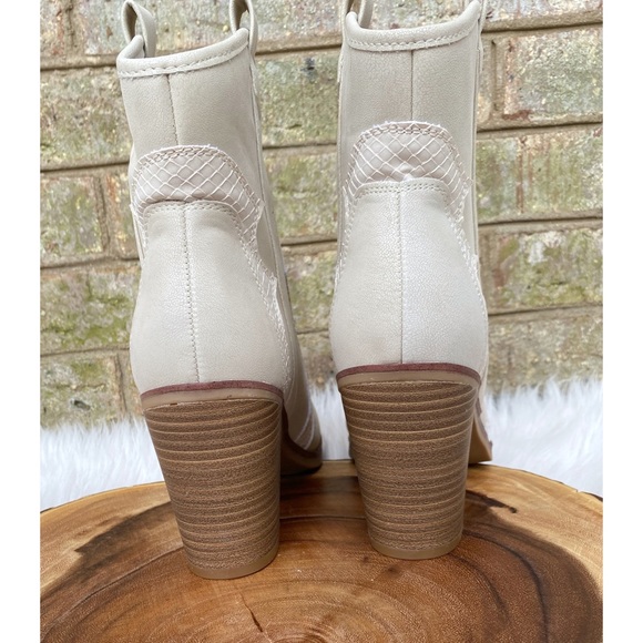 NWOB Altar’d State Simmone Crocodile Western Booties - Picture 10 of 10